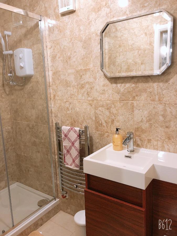 Flat 1 - Entire Modern Studio With En-Suite And Free Parking Close To Qmc, City Centre & Notts Uni Nottingham Ngoại thất bức ảnh