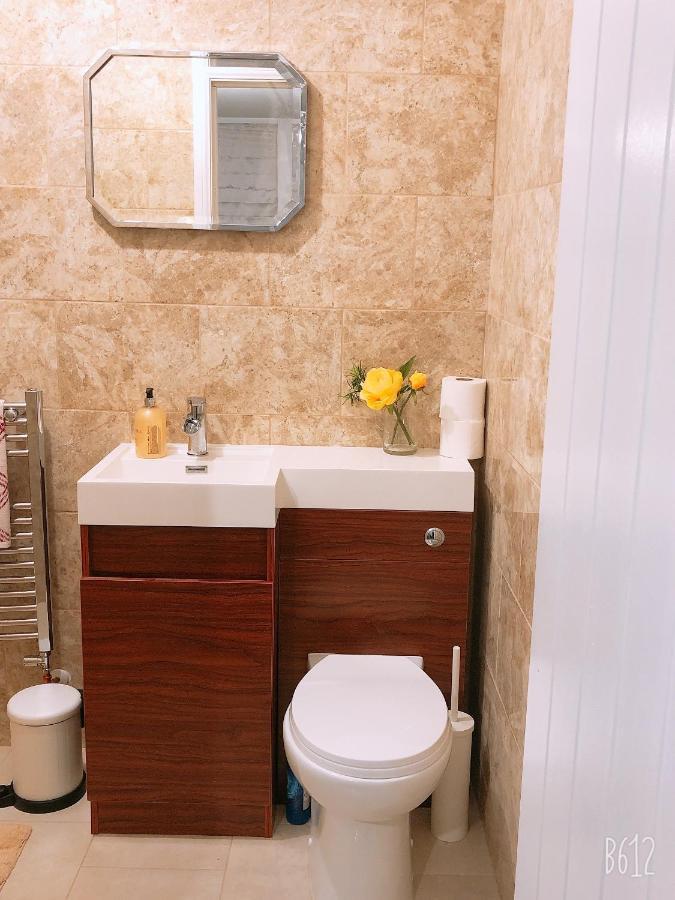 Flat 1 - Entire Modern Studio With En-Suite And Free Parking Close To Qmc, City Centre & Notts Uni Nottingham Ngoại thất bức ảnh